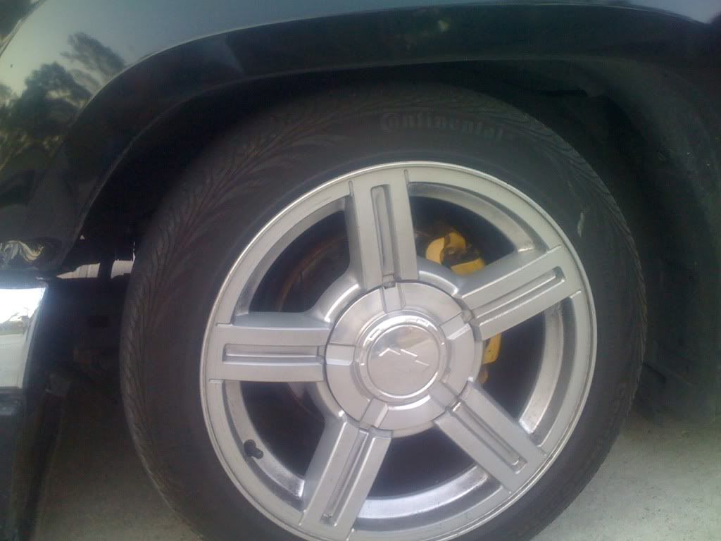 08 LTZ silverado center caps on 17 zq8 wheel!? Chevrolet Colorado