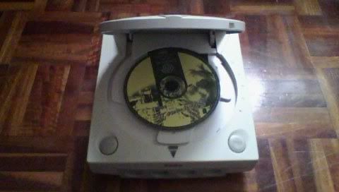 Dreamcast com a tampa aberta